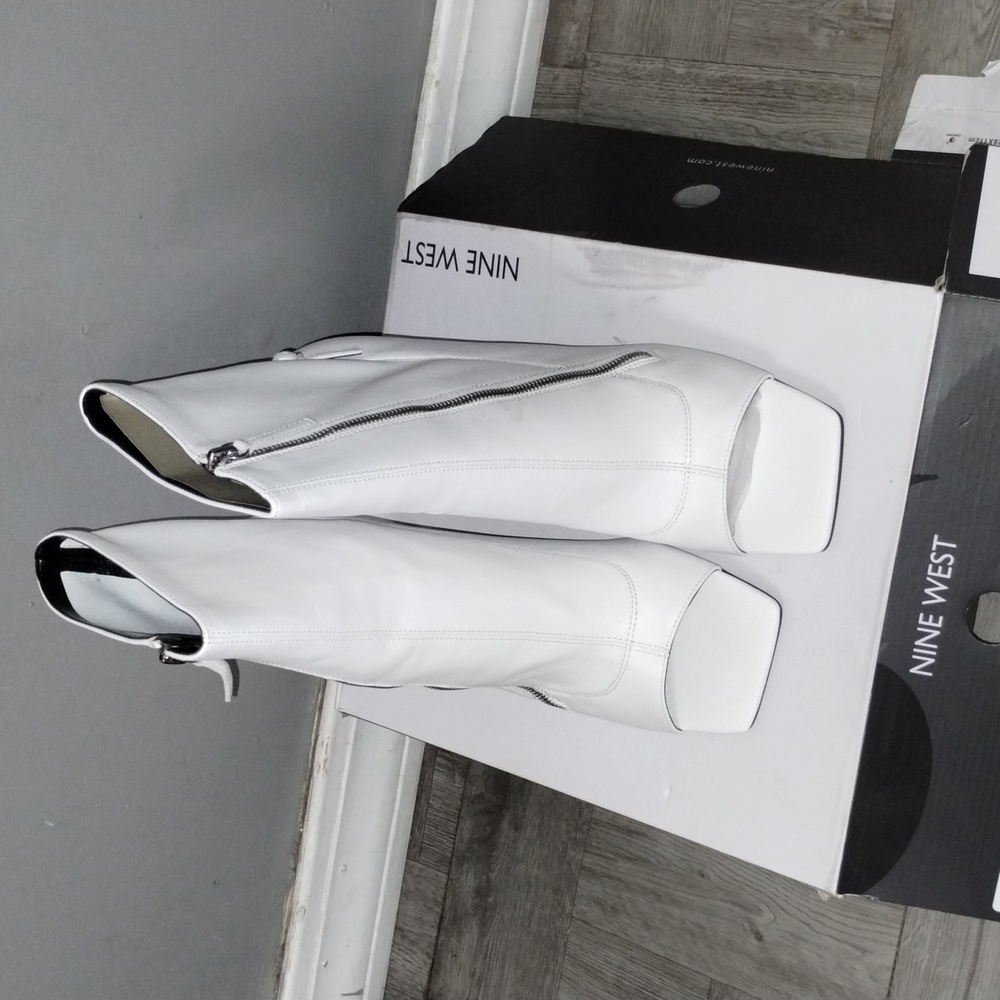 Nine West SOHOT Peep Toe Booties **Never Worn** Size 12